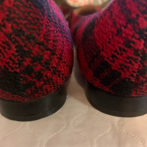 Gorgeous red and black plaid tartan flats from Talbots size 9.5 wide. Never worn - Picture 2 of 4